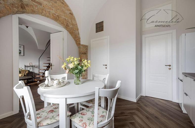 Apartment Vaulted Carmelite *